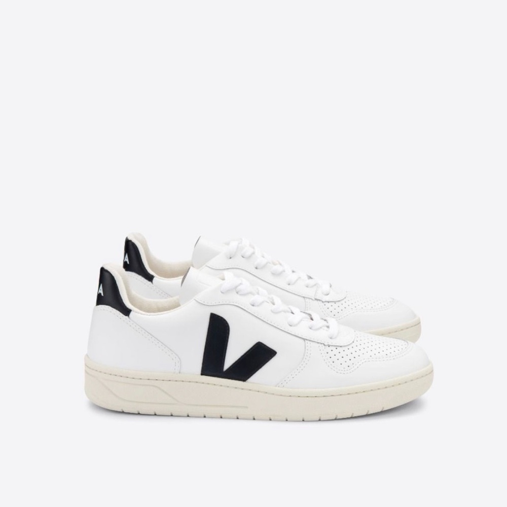 Veja V10 Leather Shoes